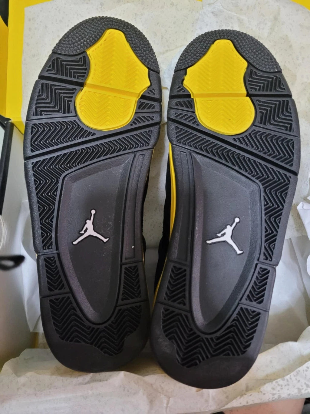 Air Jordan 4 Retro Black Tour Yellow DH6927-017